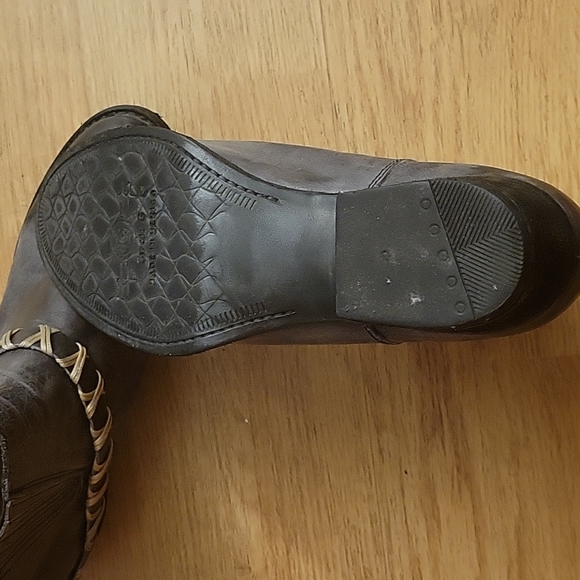 Circle G Grey Leather Ankle Boots/Booties Size 7.5M Never Worn. Missing Strap. - Picture 3 of 6